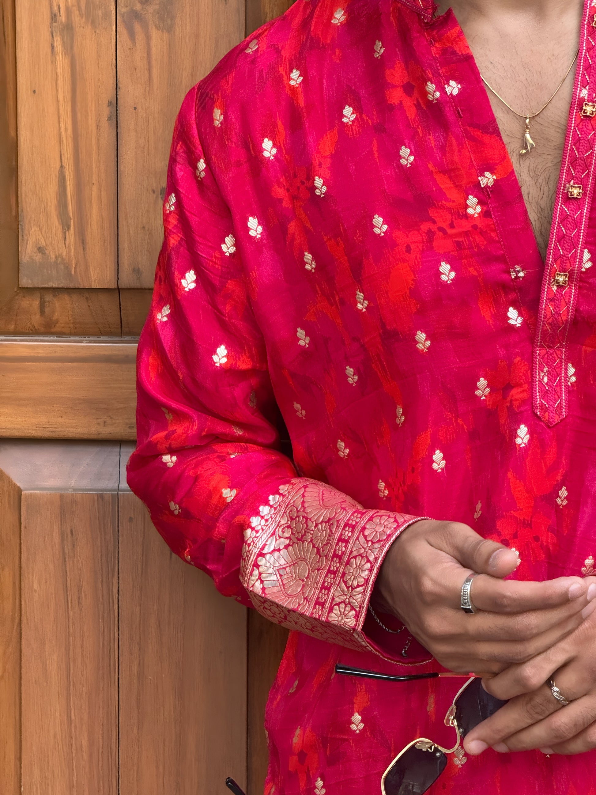 DAZZLING RANI PINK BROCADE MID-LENGTH KURTA