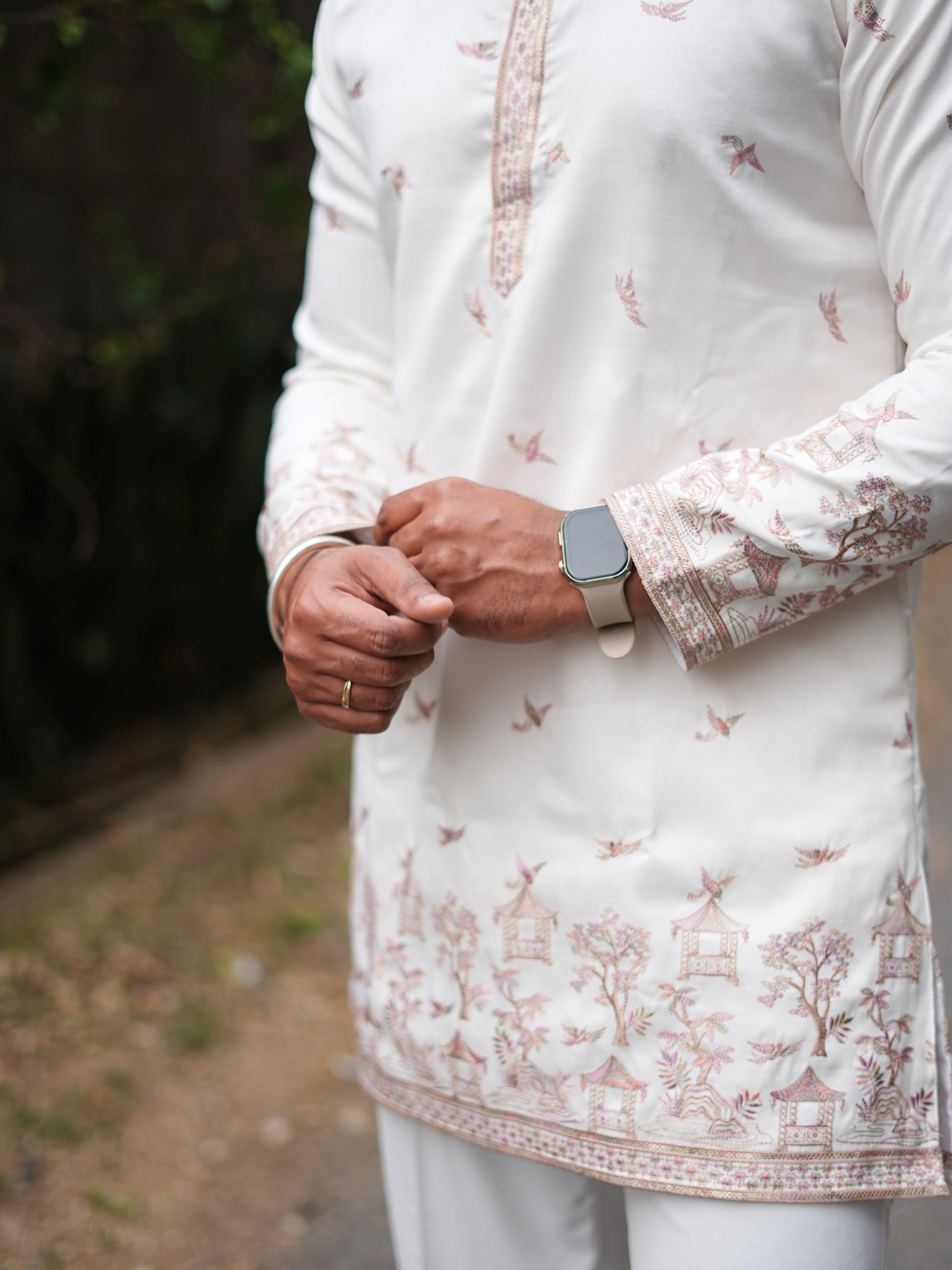 CHIFFON WHITE DAMAN EMBROIDERED SHORT-LENGTH KURTA